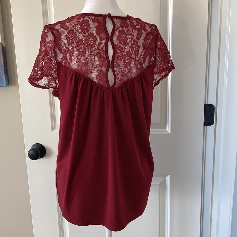 Express medium lace top short sleeves - Picture 8 of 11